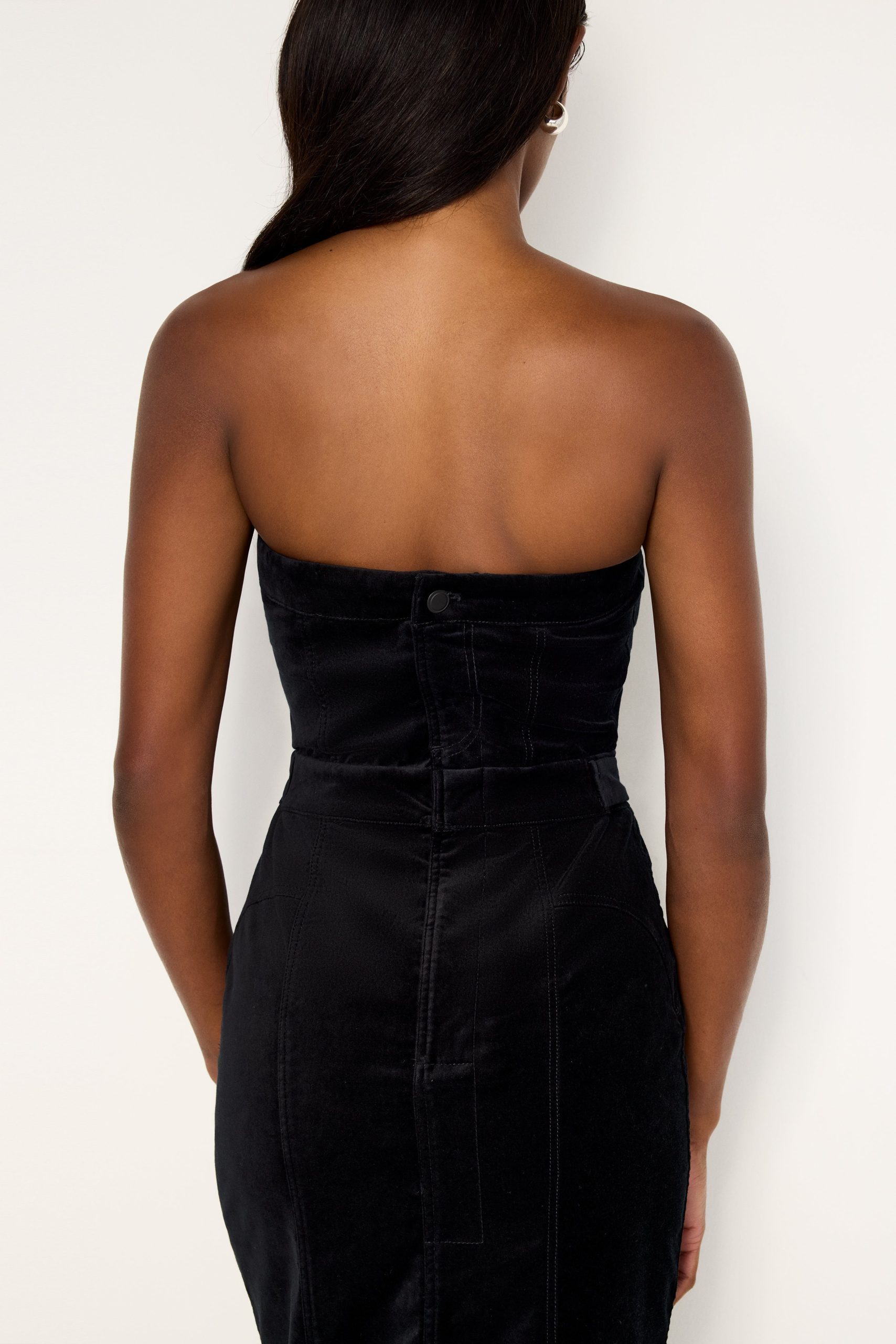 FIT FOR SUCCESS STRAPLESS VELVET DRESS | BLACK001 - Image 3