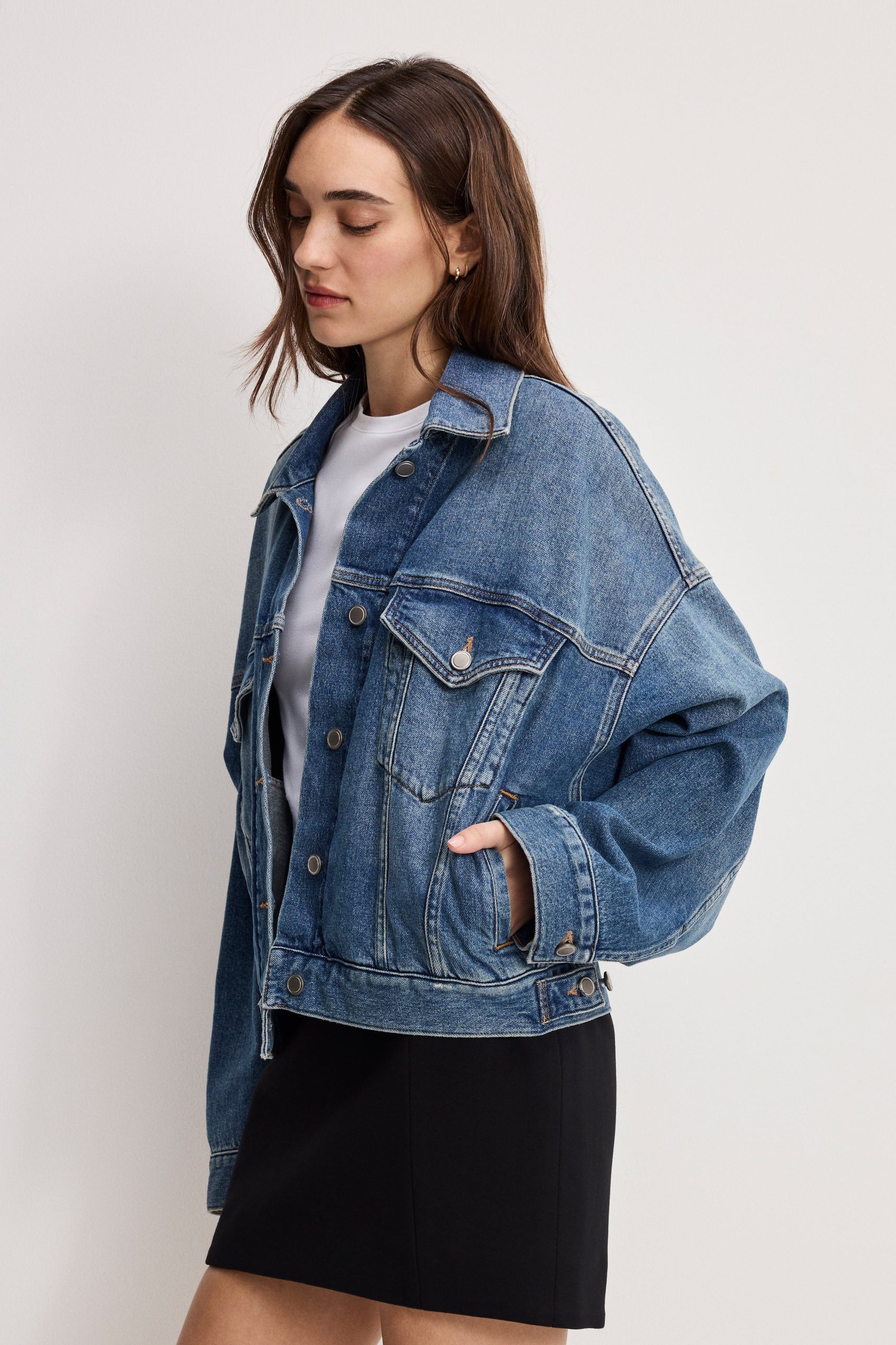 CROPPED PLEATED TRUCKER JACKET | INDIGO1100 - Image 3