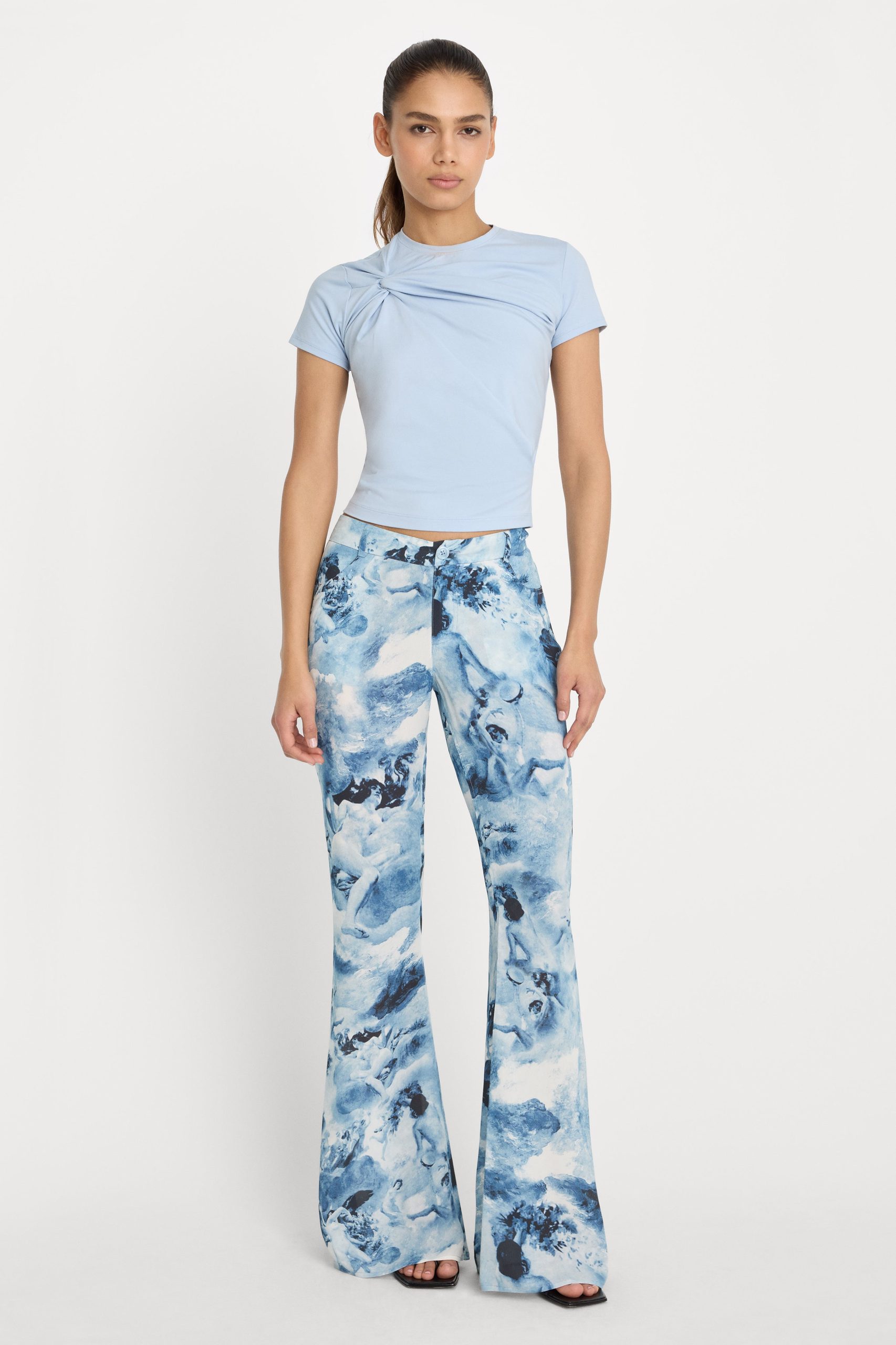 SUPER STRETCH TWIST TEE | SKY - Image 3