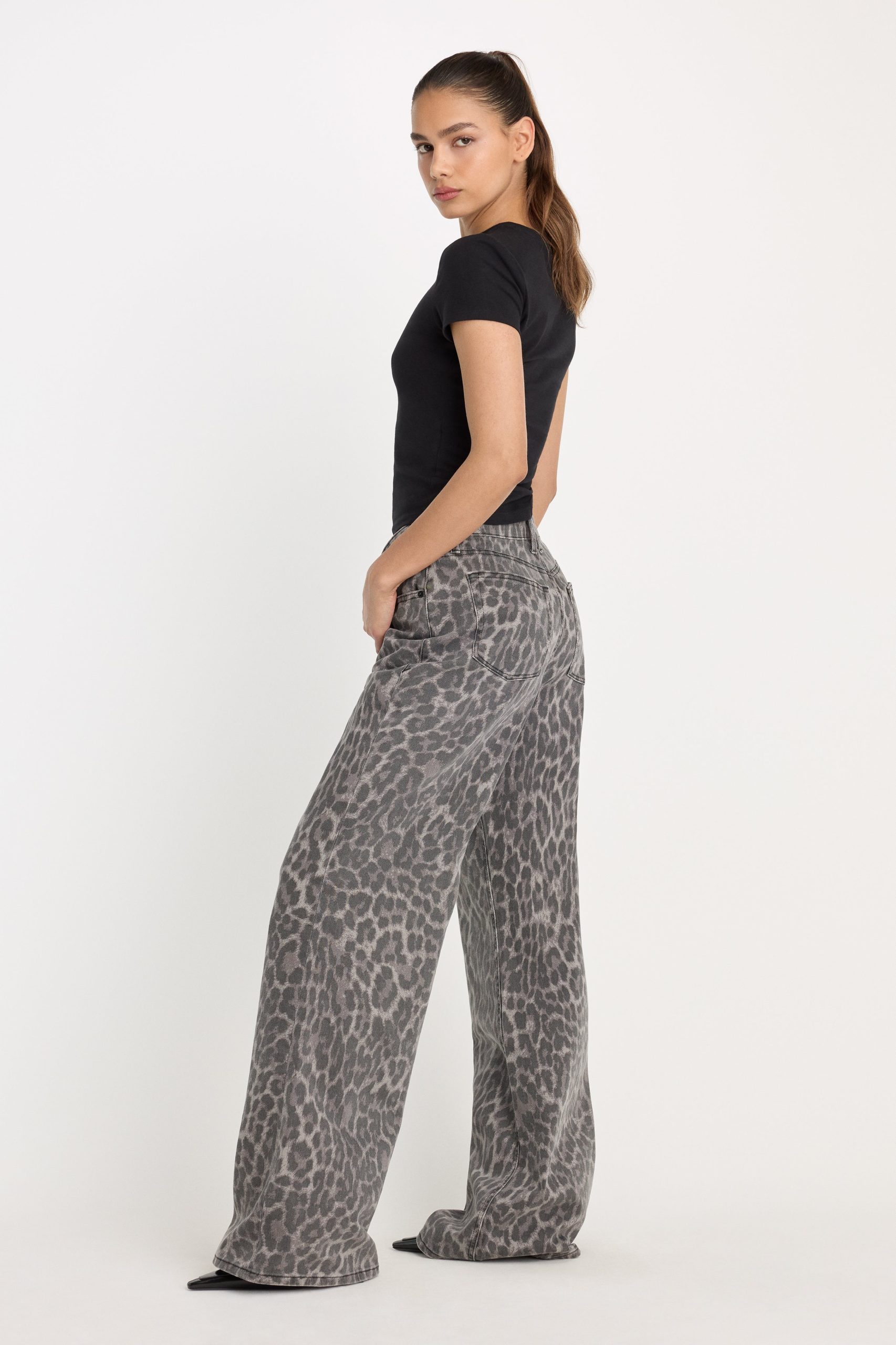 GOOD EASE LEOPARD JEANS | GREY LUCKY LEOPARD - Image 4