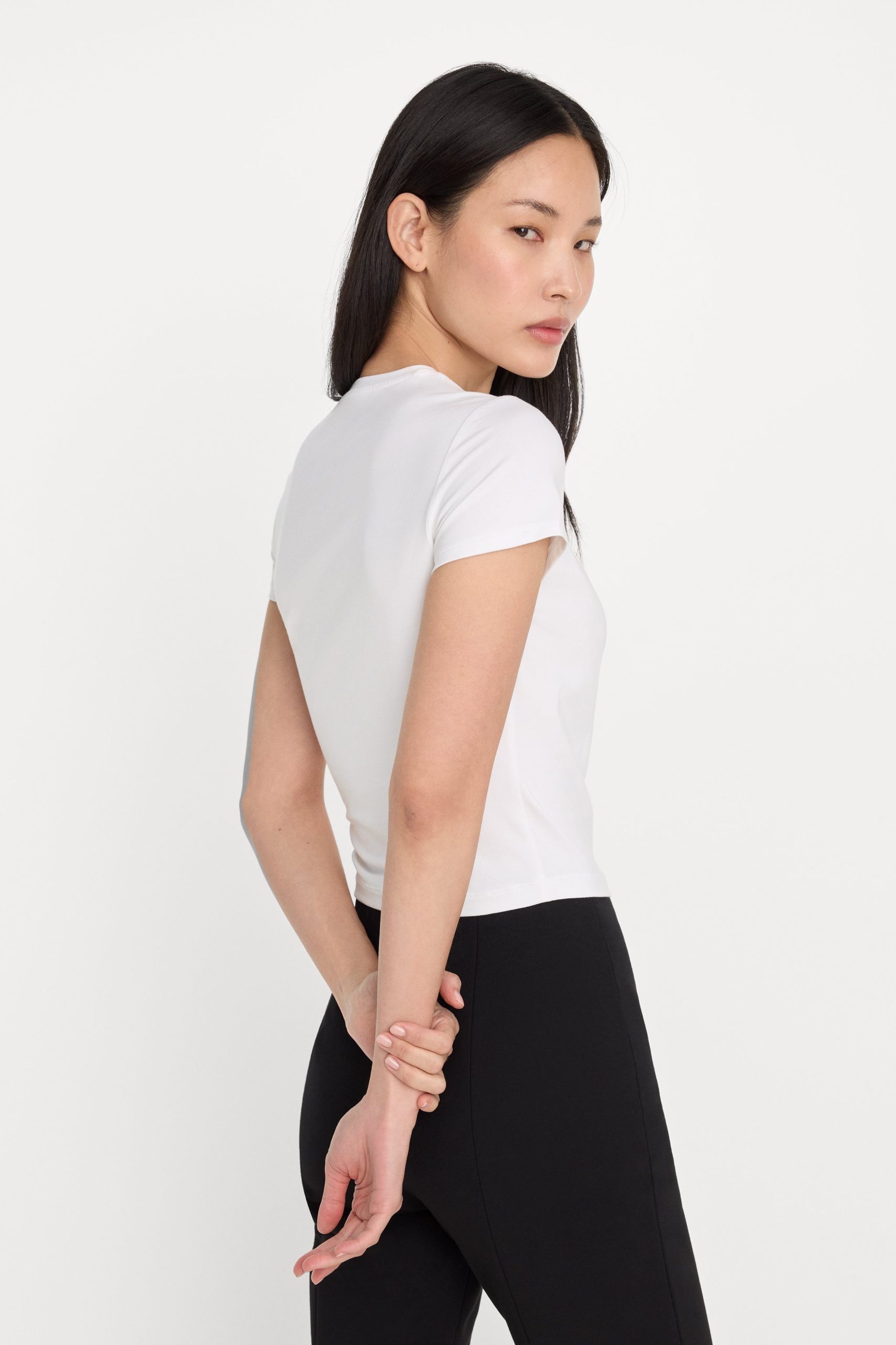 SUPER STRETCH TWIST TEE | WHITE001 - Image 5