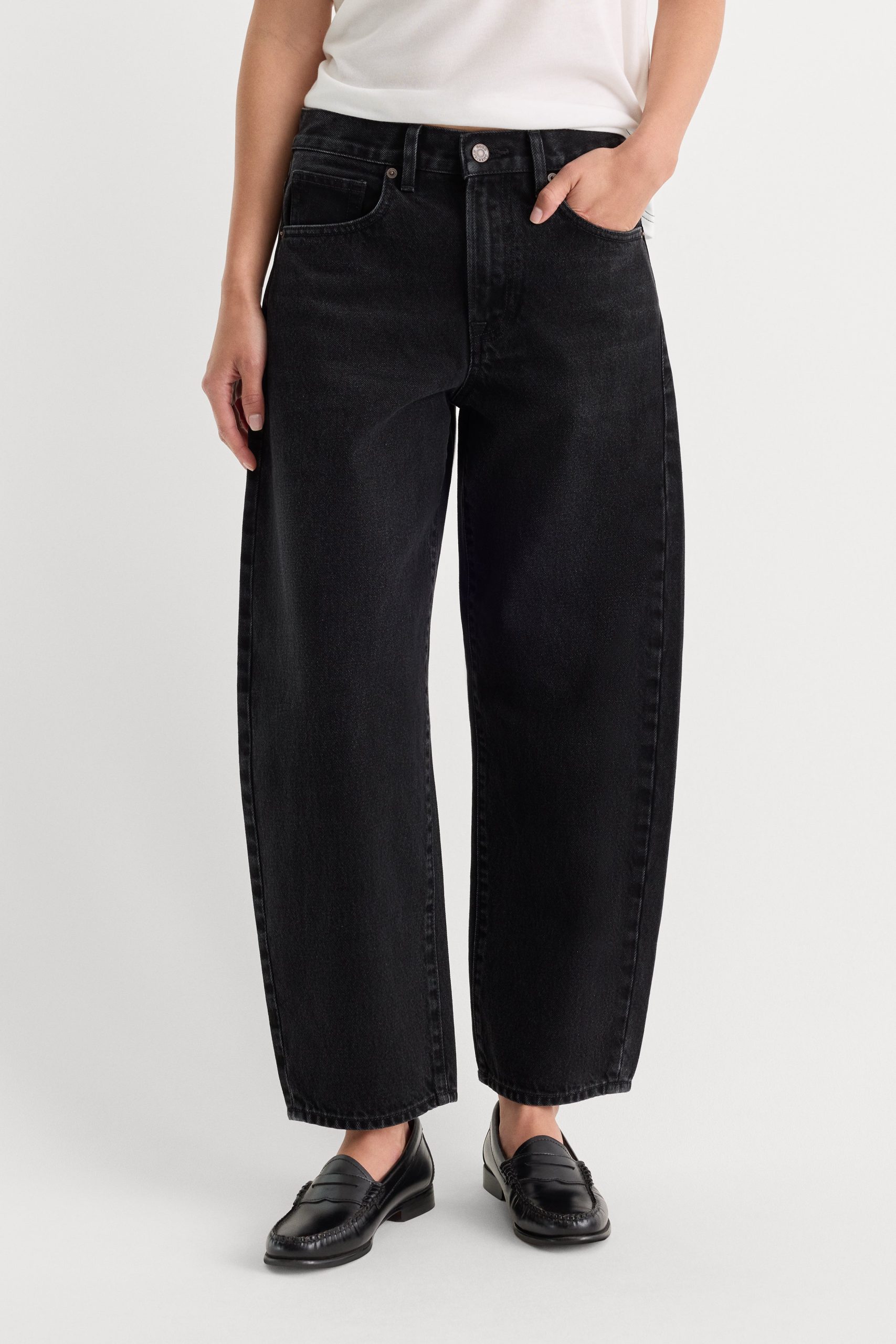 VINTAGE BARREL ANKLE JEANS | FLAT TYRE - Image 2