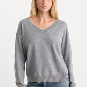 THE COZY V NECK SWEATER | HEATHER GREY001