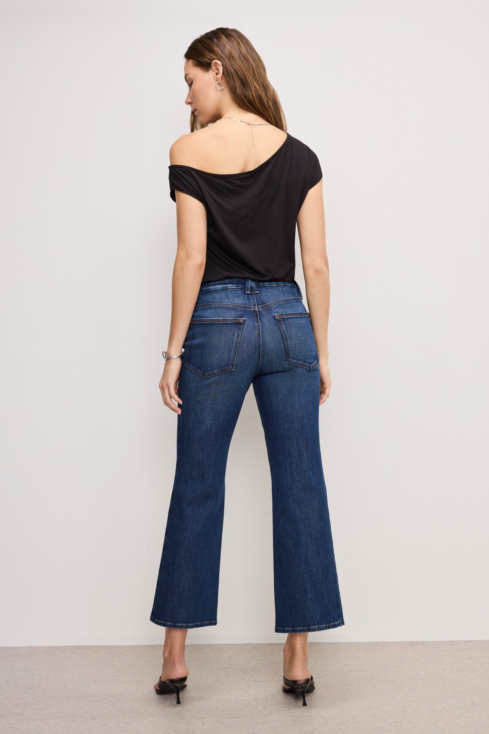 SOFT TECH GOOD LEGS CROPPED MINI BOOT JEANS | INDIGO977 - Image 6